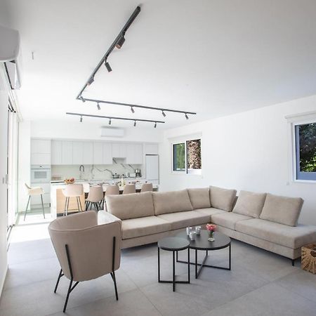 Kube Luxury Villas Ayía Nápa Extérieur photo