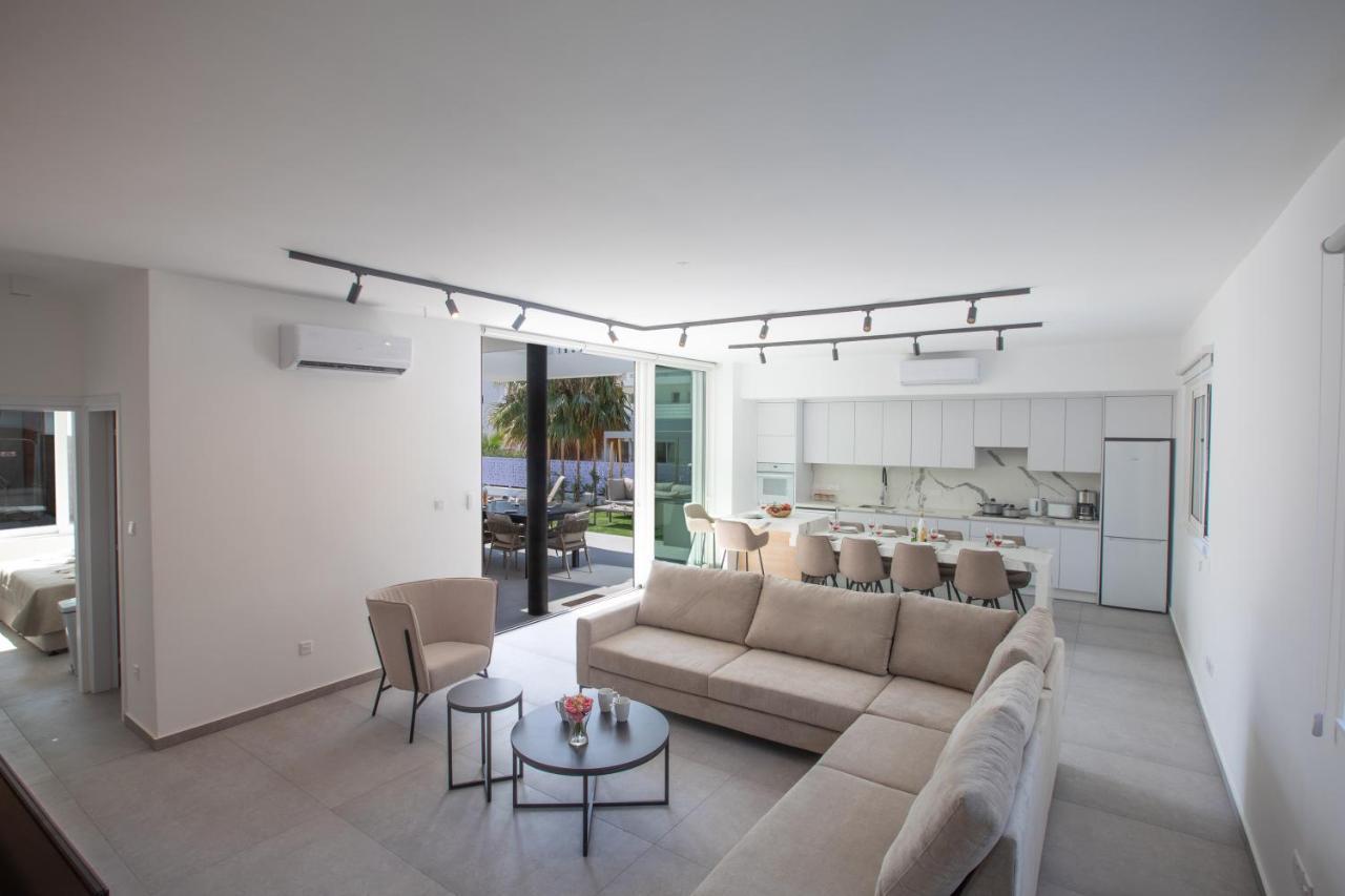 Kube Luxury Villas Ayía Nápa Extérieur photo