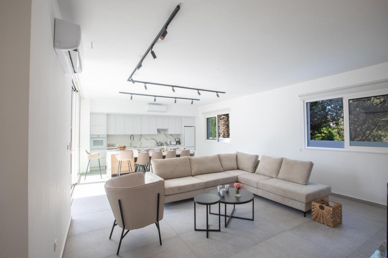 Kube Luxury Villas Ayía Nápa Extérieur photo