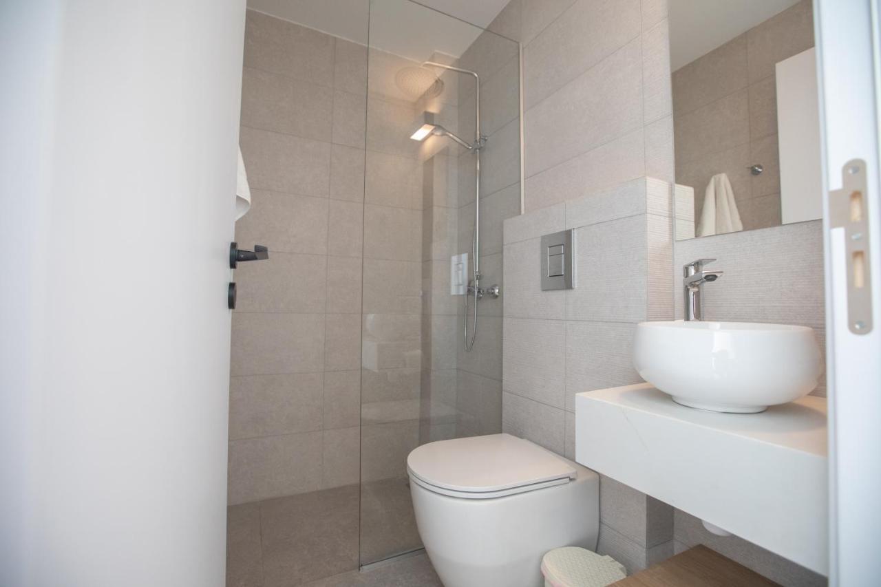Kube Luxury Villas Ayía Nápa Extérieur photo