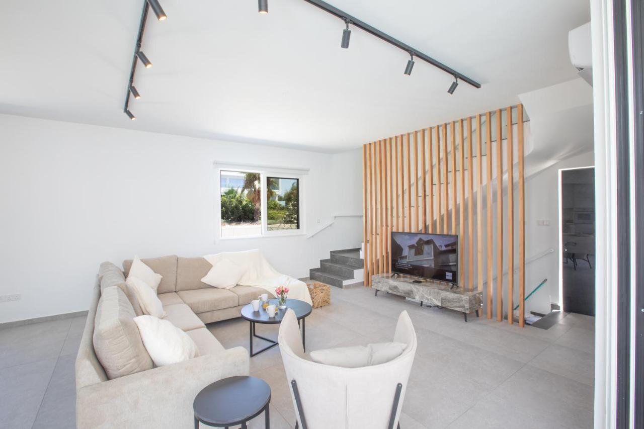 Kube Luxury Villas Ayía Nápa Extérieur photo