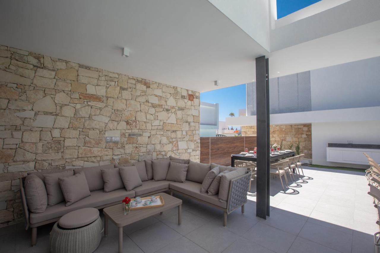 Kube Luxury Villas Ayía Nápa Extérieur photo