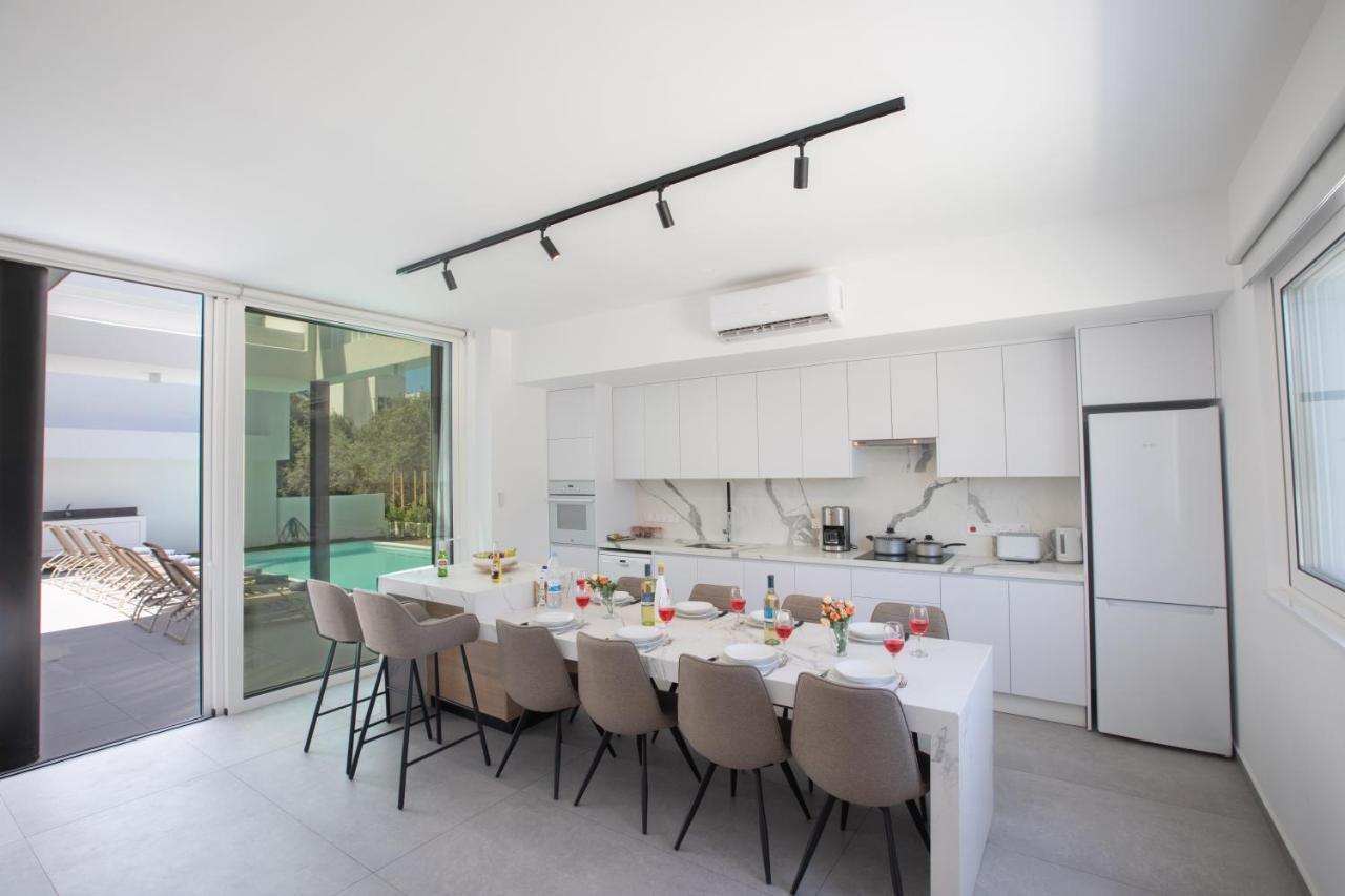 Kube Luxury Villas Ayía Nápa Extérieur photo